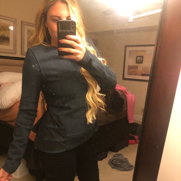 lululemon athletica Tops - Exclusive NWOT Lululemon sweatshirt